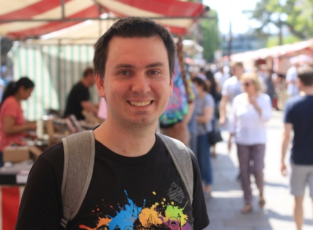 Professionele portretfoto van Bryan Vreijsen, ICT- en AI-specialist uit Tilburg en voormalig oprichter van Stichting Brabant Maatjes.